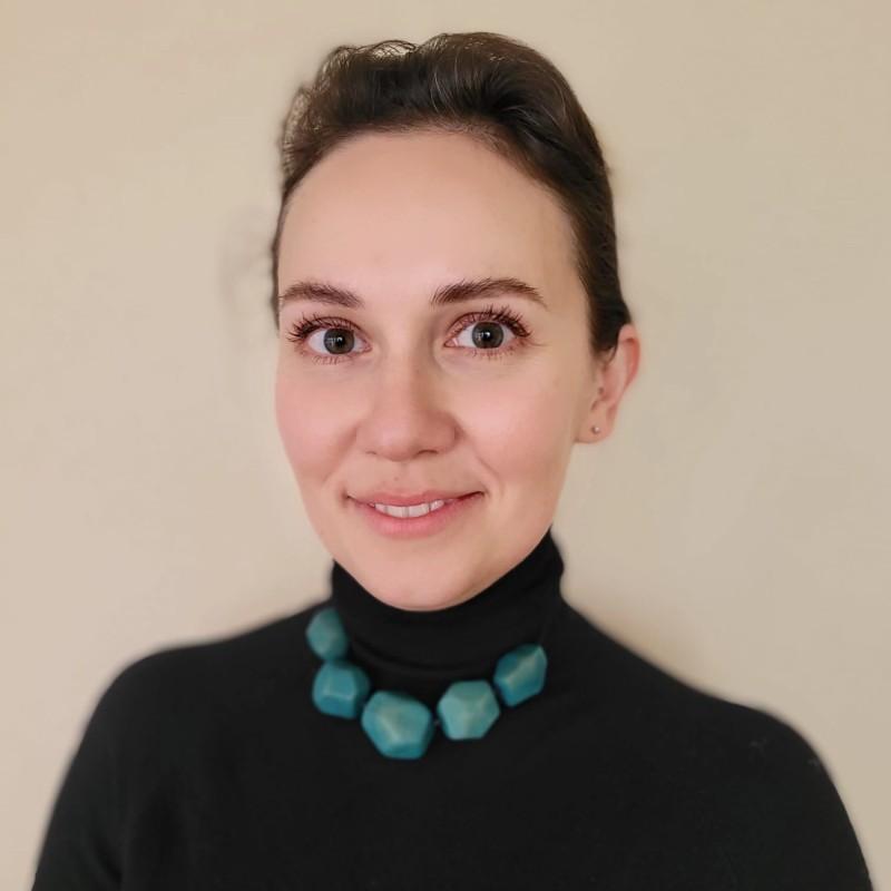 Dr.  Iryna Harder